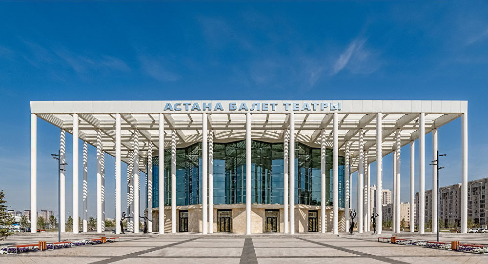 Жалаңаш театр бейнелері